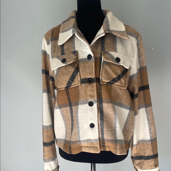 Plaid Tan and Cream Women's short Jacket like new - Picture 1 of 2